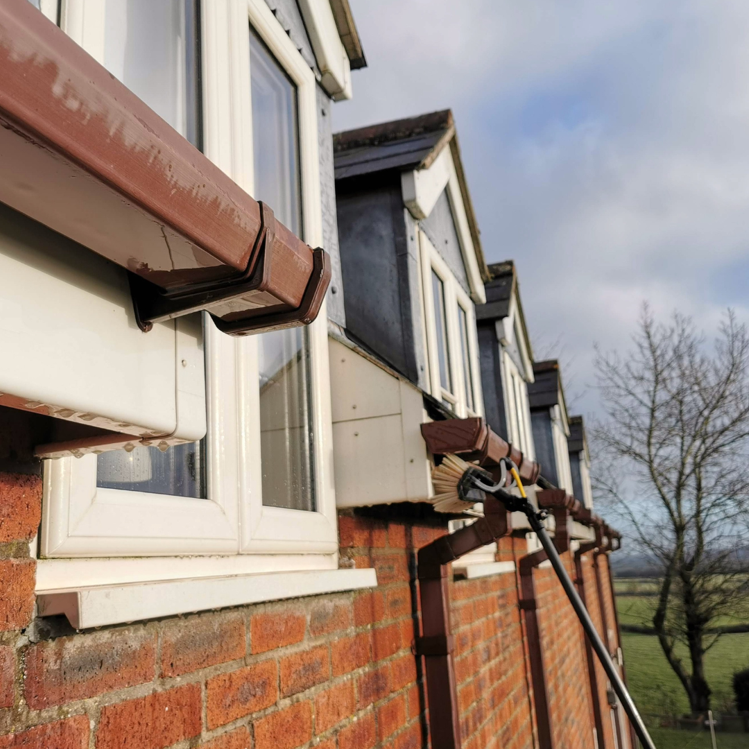 Cleaning Soffit and Fasica's